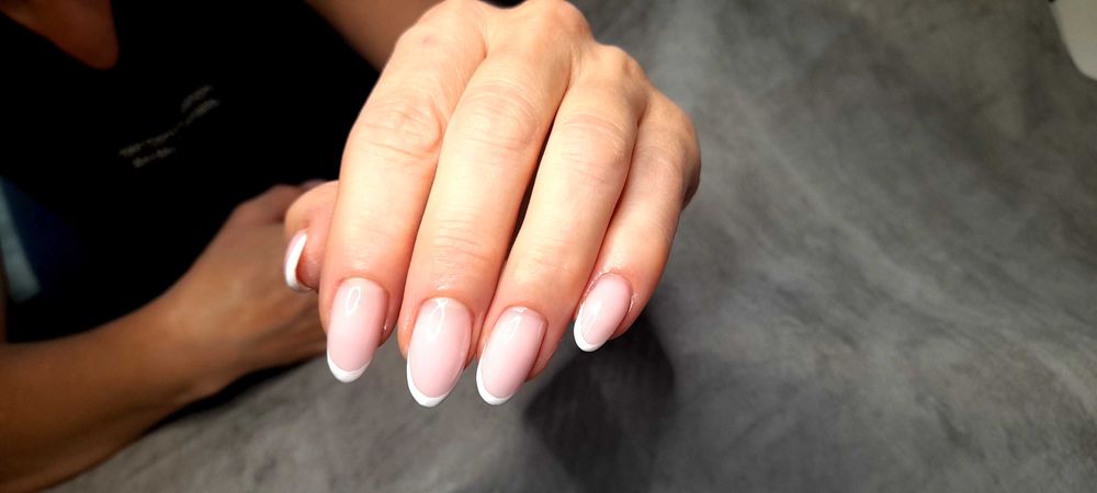 Manicure hybrydowy paznokcie żelowe przedłużanie paznokci MANI U ANI