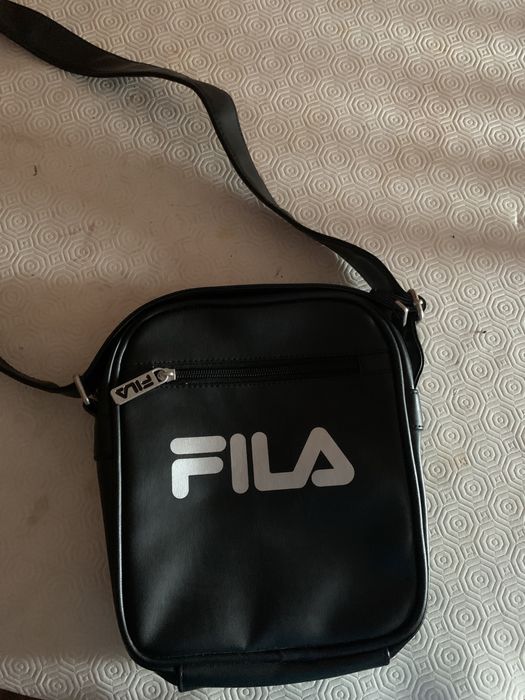Mala Fila como nova
