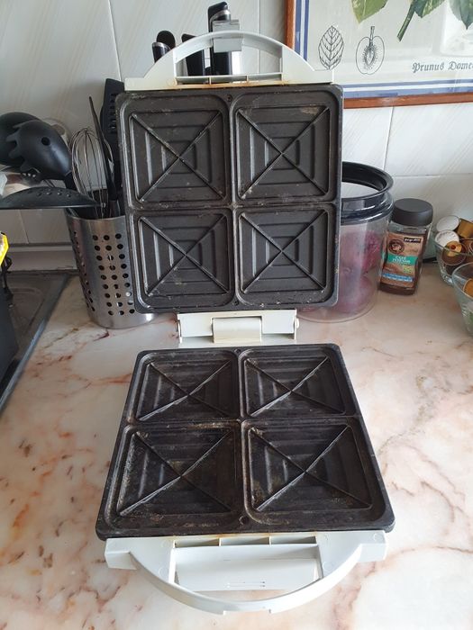 Tostadeira Waffles, bom estado. UFESA
