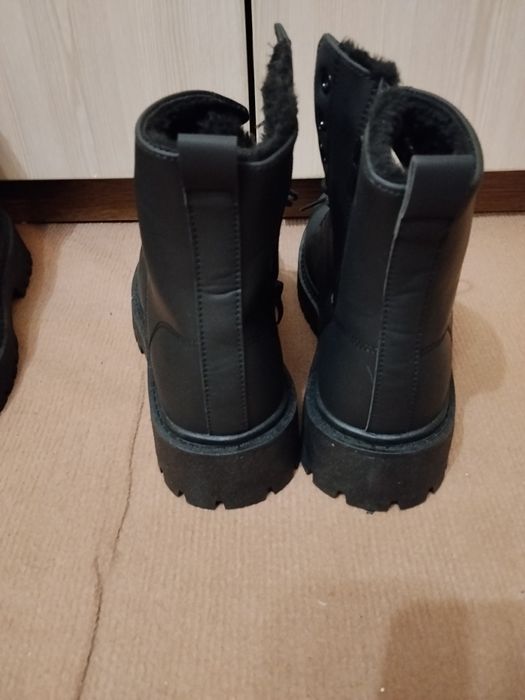 Нове зимове чоловіче взуття