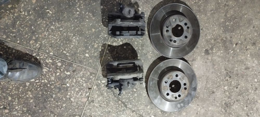 Диск, суппорт тормозной передний Мерседес 124 рестайл и дорестайл.