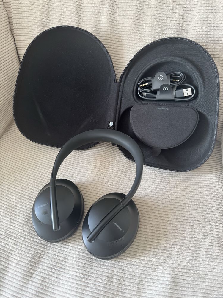 Headphones Bose 700 NC