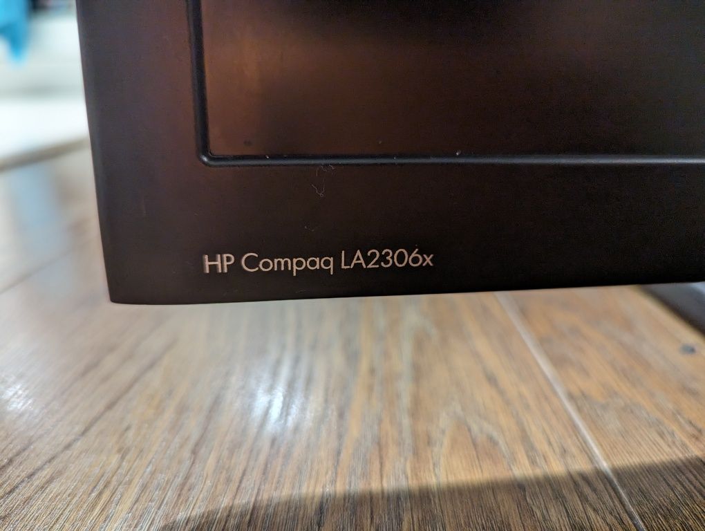 Monitor HP Compaq LA2306x