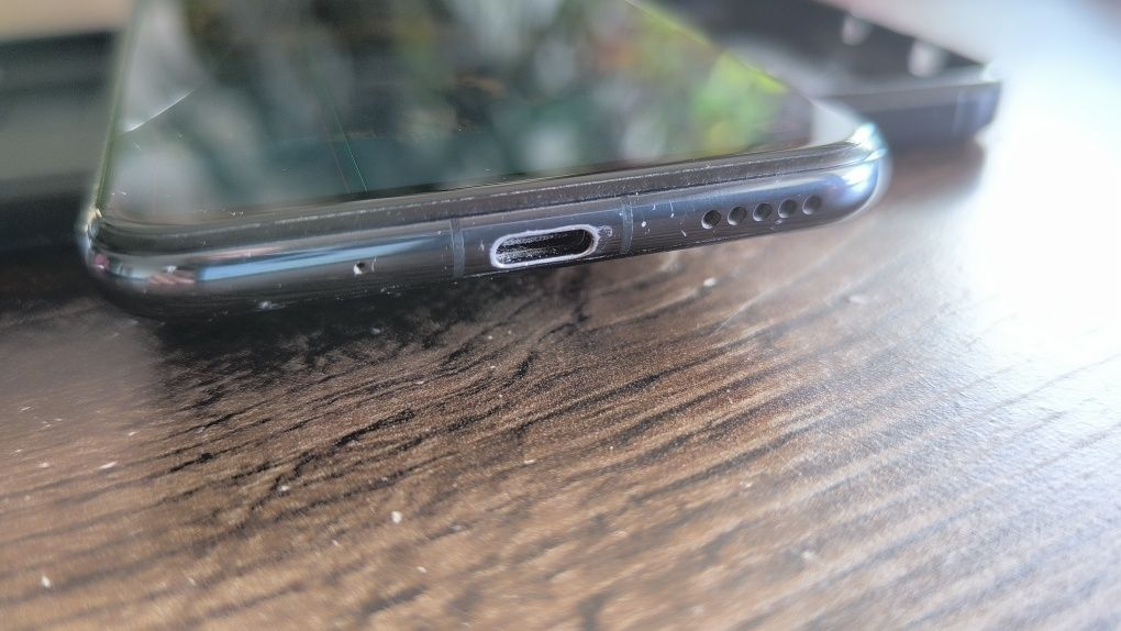 Huawei Nova 5t po upadku sprawny