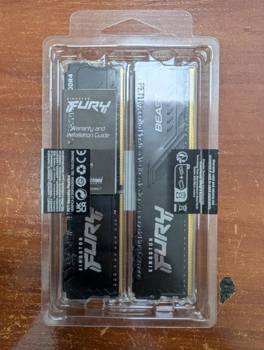 Оперативна памʼять Kingston Fury DDR4-3600 32 ГБ