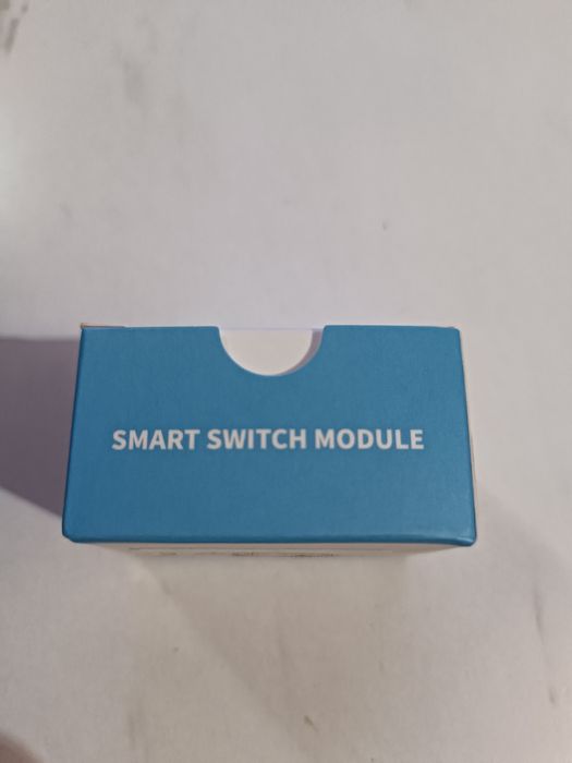 Mini interruptor inteligente sem fio para casa inteligente.