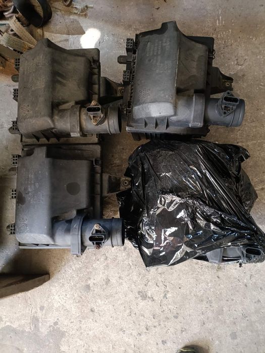 Корпус повітряного фільтра VW т4 2.5 з 1996 по 2003 рік