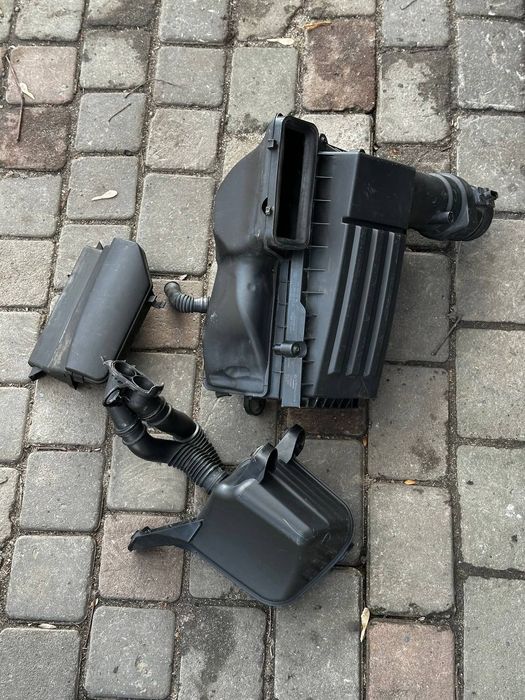 Корпус воздушного фильтра Volkswagen passat b7 usa 2.0 d