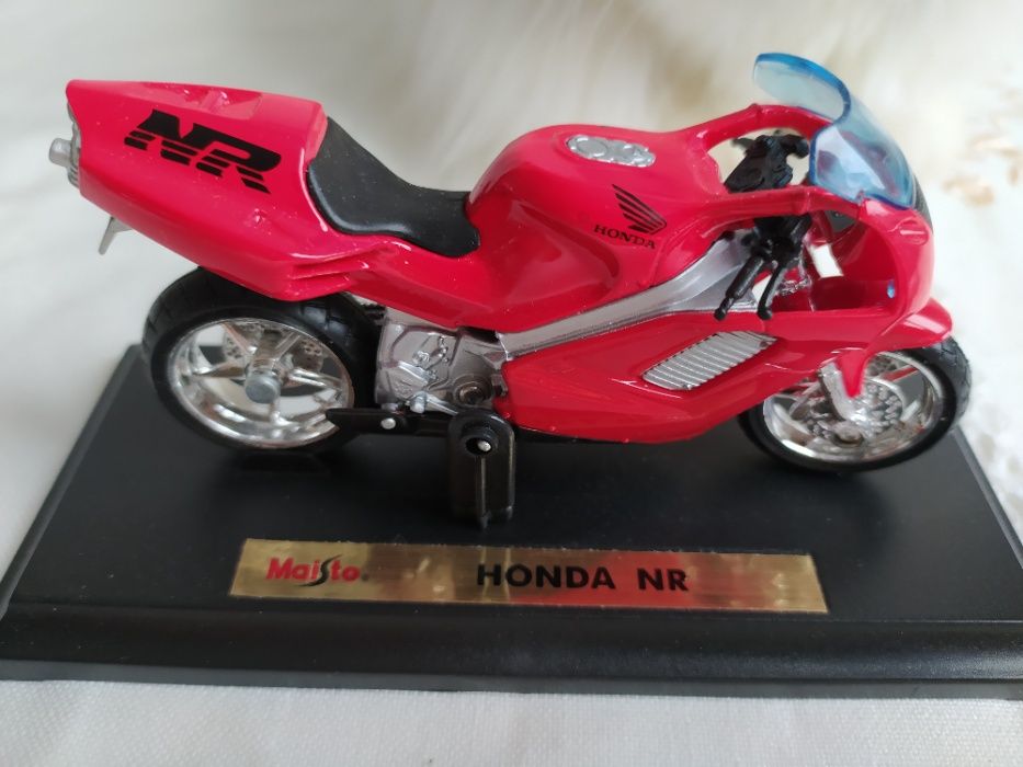 Модель мотоцикла Honda NR от Maisto