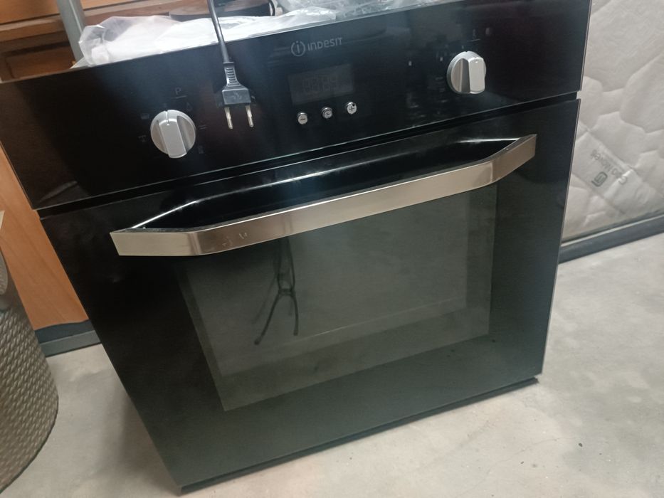 Forno Indesit de encastrar