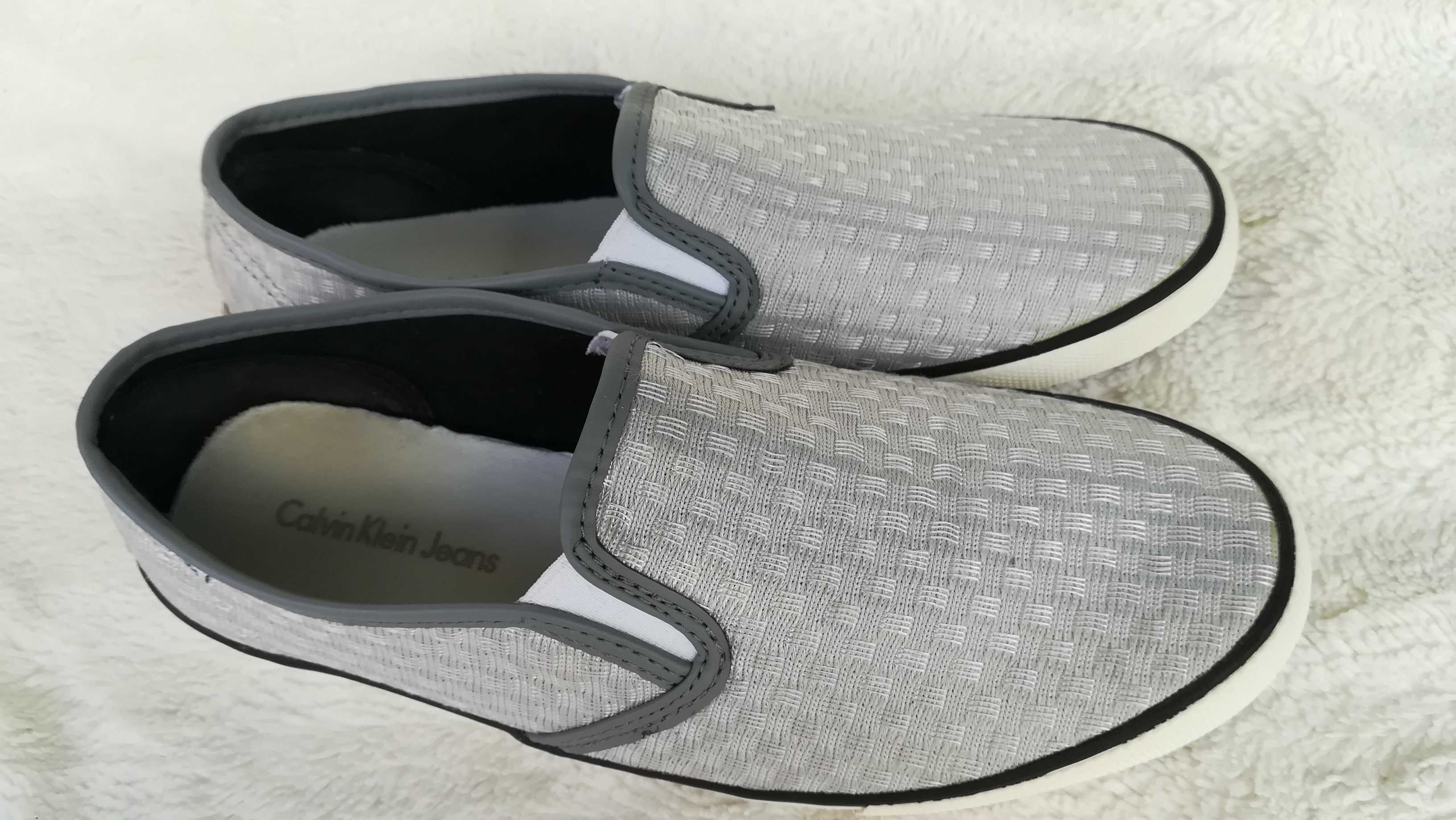 Calvin Klein damskie tenisówki wsuwane srebrne r. 37