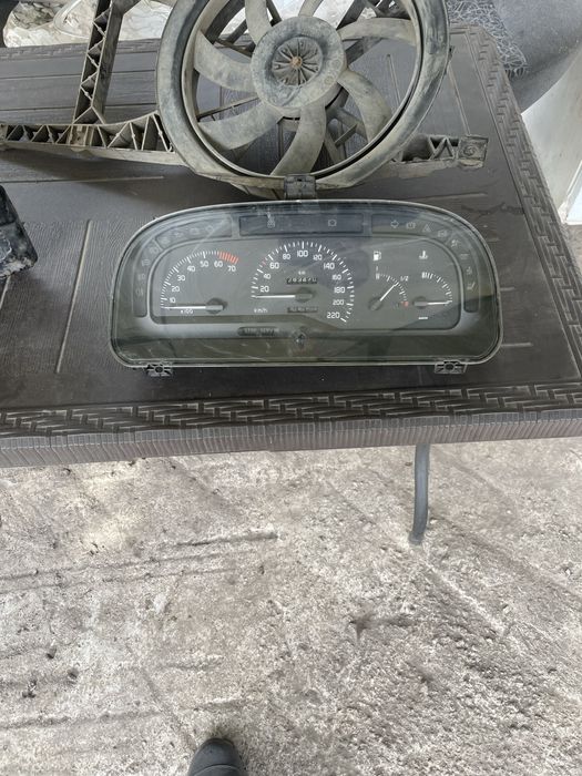 Торпеда и спидометр для Рено лагуна 1996г.