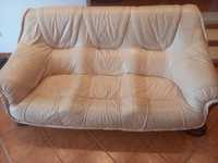 Vendo sofas  usados de 3 lugares +2 indiviuais