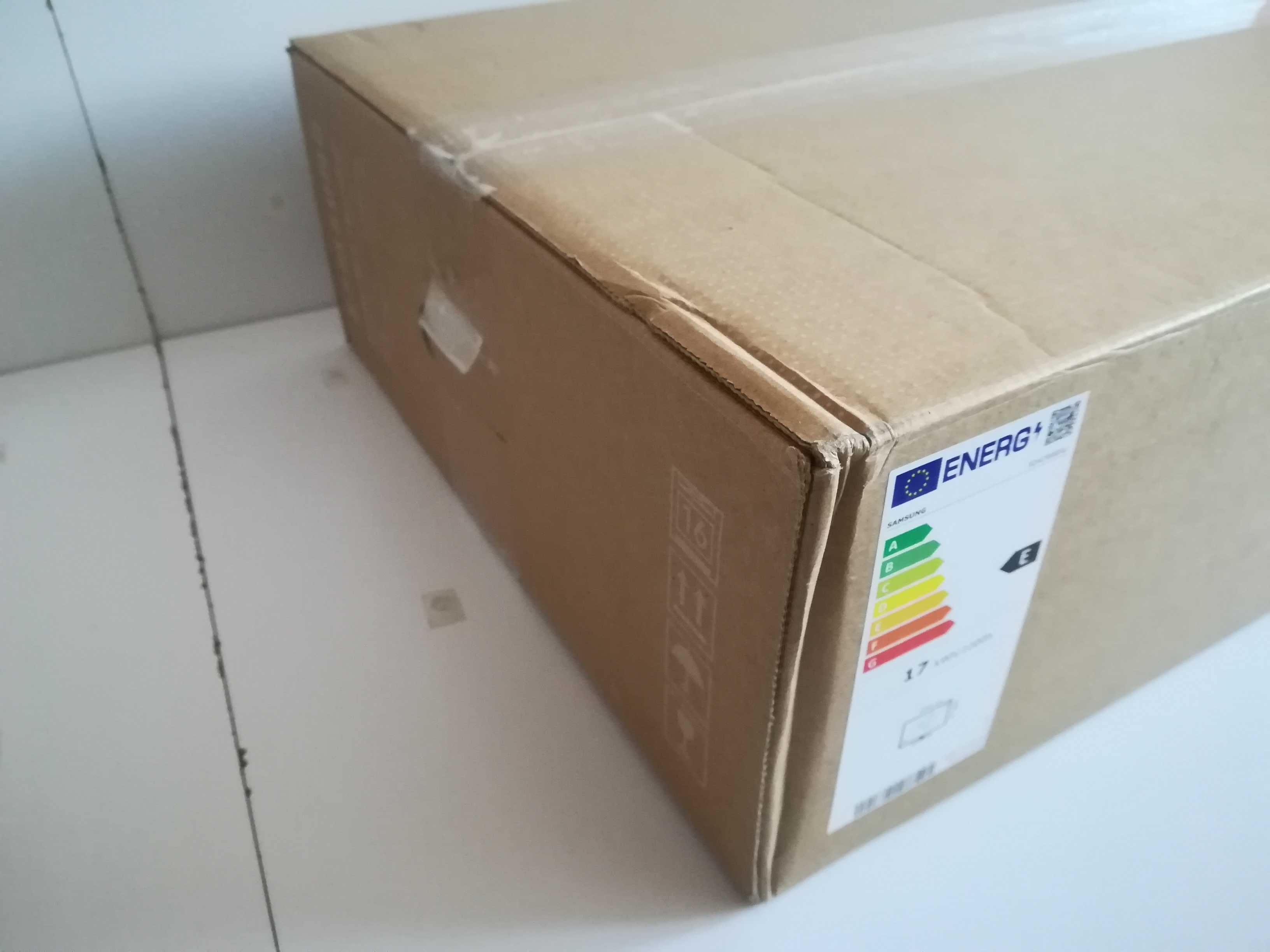 Karton pudełko po monitorze Samsung Essential S3 24" S24C366EAU