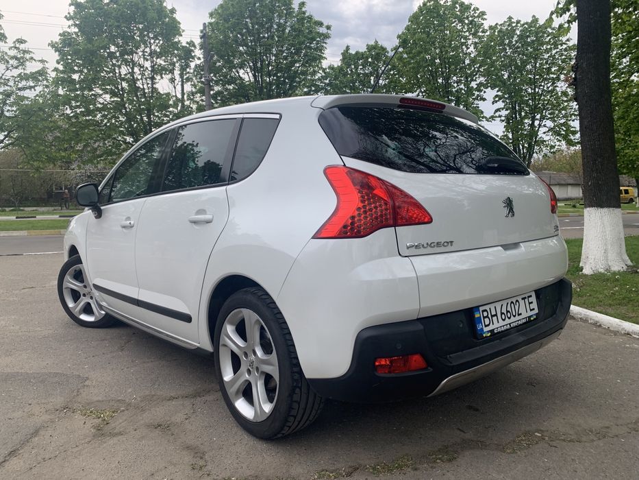 Продам прекрасне сімейне авто Пежо 3008