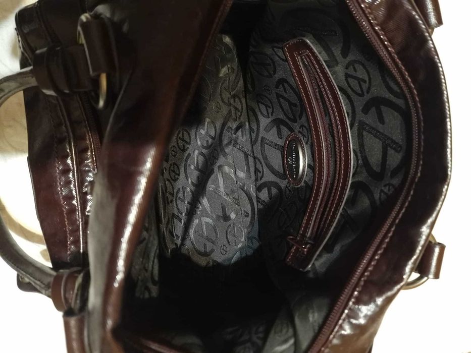 Mala em Pele Envernizada Bordeaux Francesco Biasia