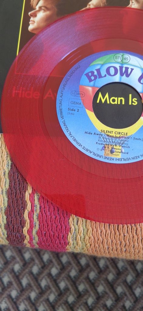 Silent Circle-Hide Away-Man Is Coming, 7"singiel winylowy