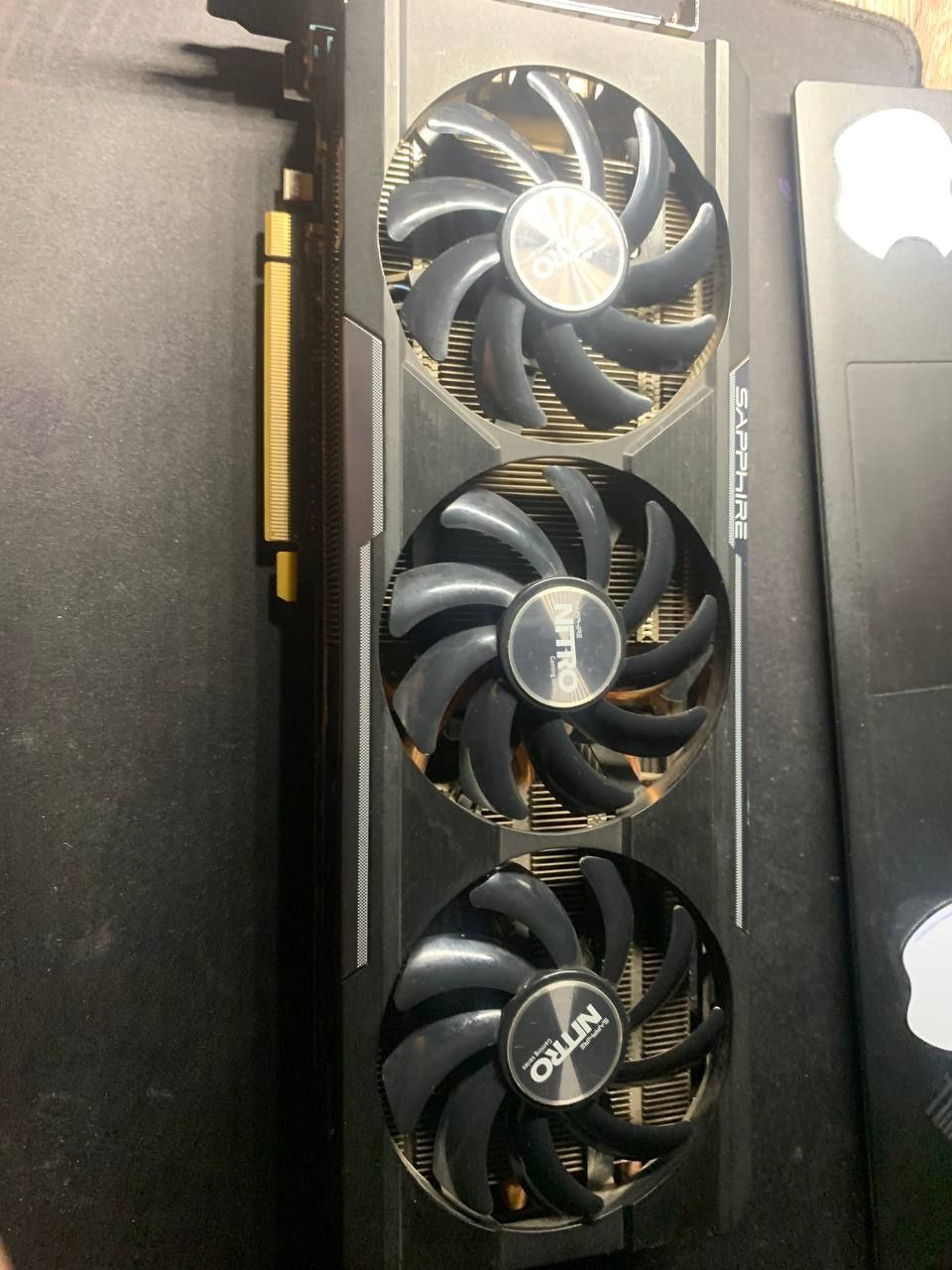 Продам Radeon R9 8Gb