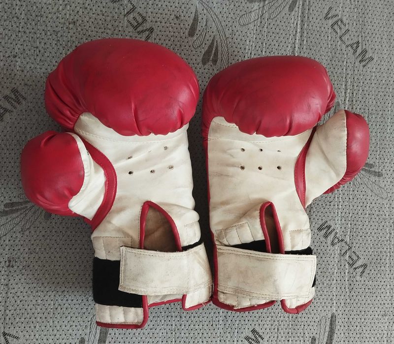 Продам рукавиці для боксу