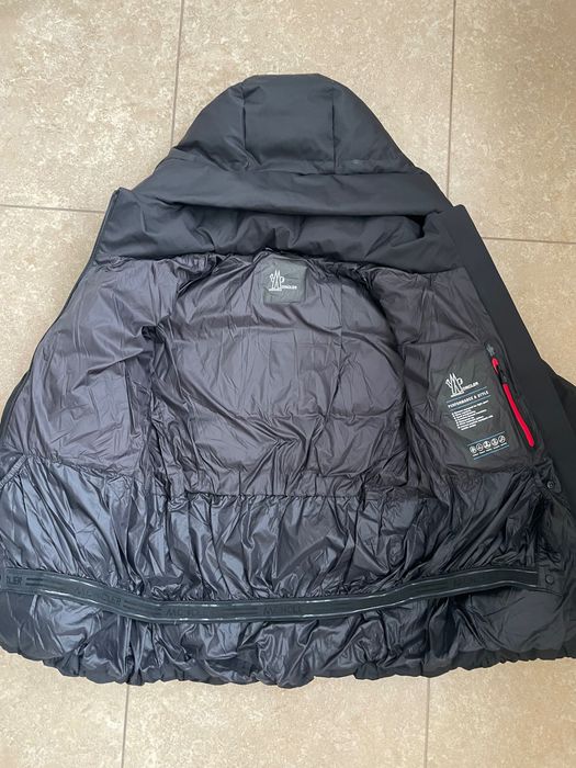 Лижний костюм moncler розмір 2