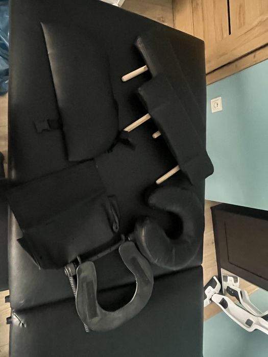 Stół do masażu / tatuaży składany + taboret i akcesoria