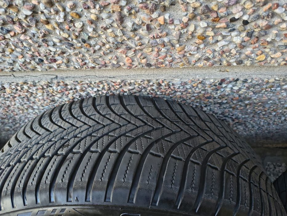 Sprzedam komplet kół Nissan r17 5x114,3