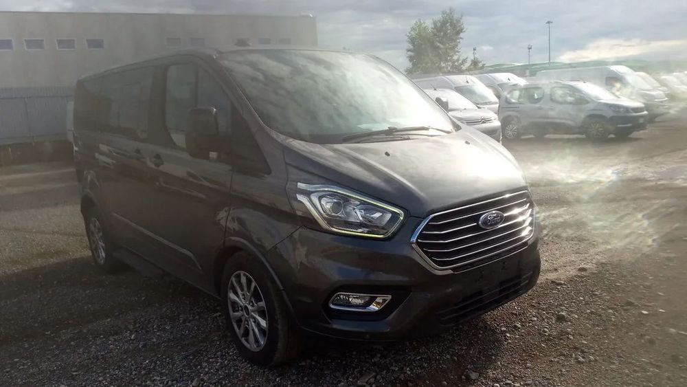 Ford Tourneo Custom TITANIUM_8_Sobota_2020r._2,0D_185KM_Skóry_Kamera_Xenon_Nawi_FUL