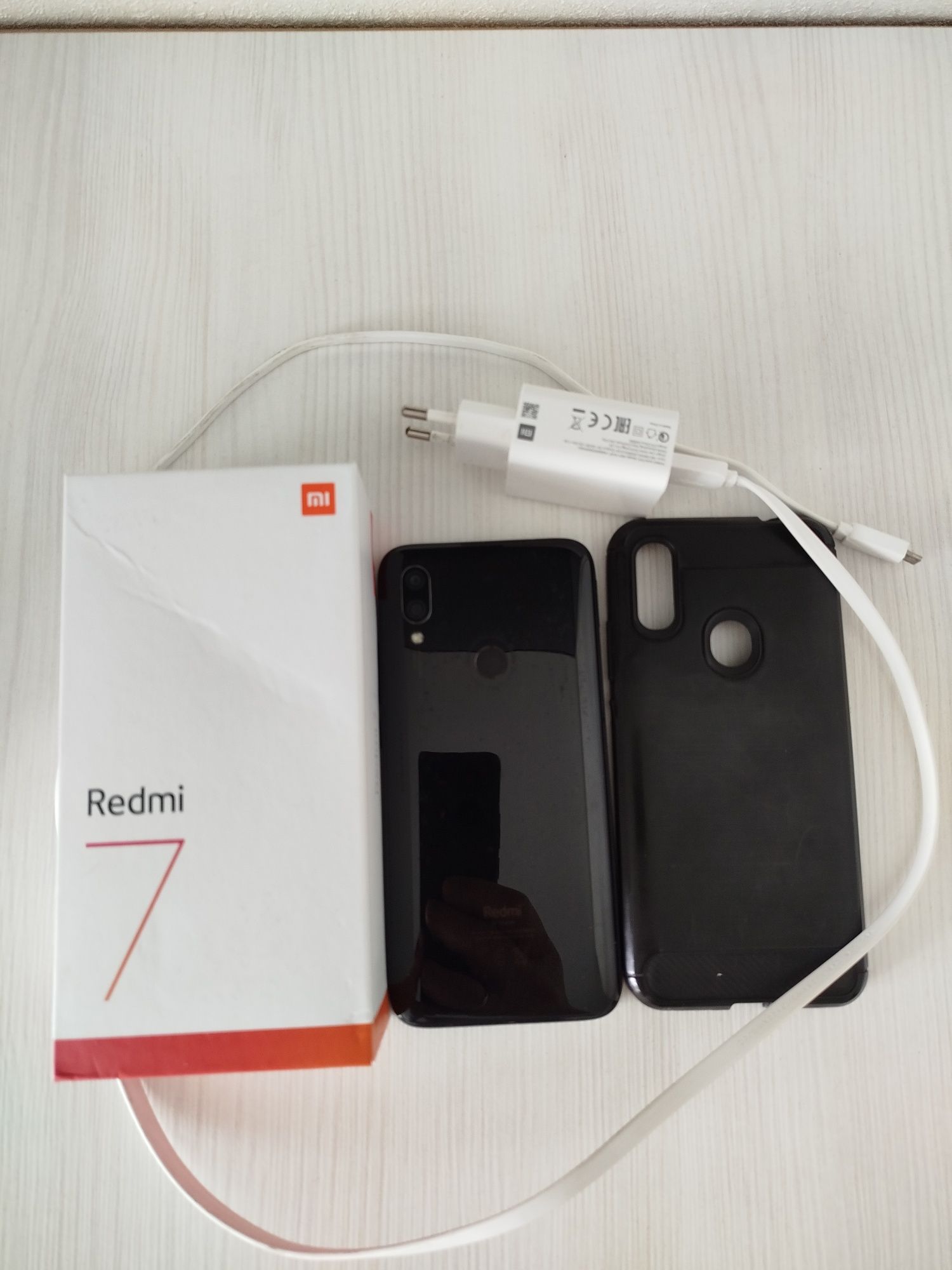 Телефон Xiaomi redmi 7