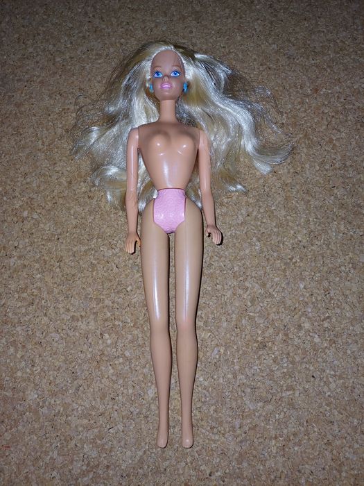Barbie Vintage, ano 1976.
Mattel. 
Barbie com roupa original, calçado