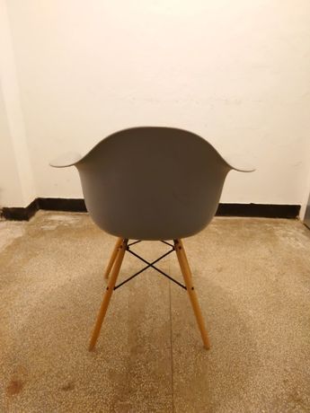Nowoczesne krzesło biurowe