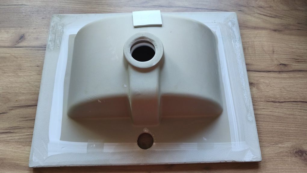 Umywalka ceramiczna CFP 50 Comad