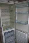 Lodówka Electrolux ERB 36402 W8 :półka na butelki , balkonik na drzwi