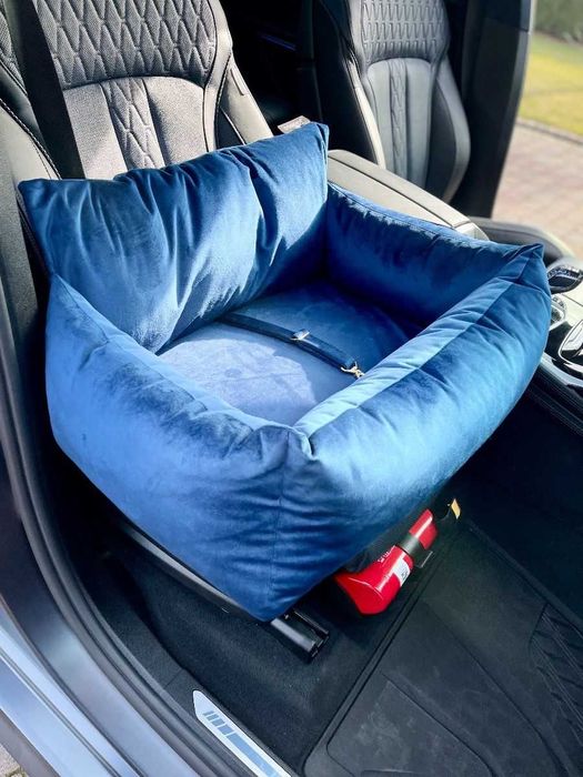 Fotelik samochodowy dla psa M - kolor do wyboru