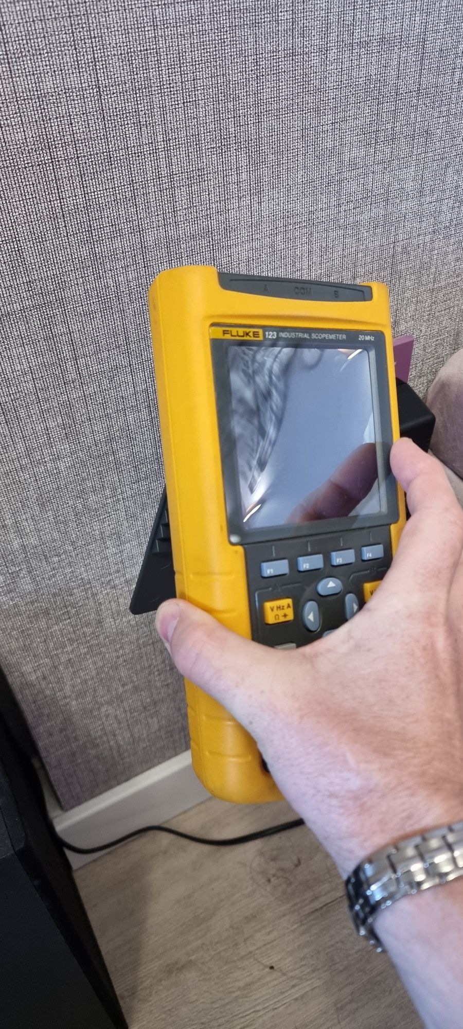Мультиметр Осциллограф fluke 123