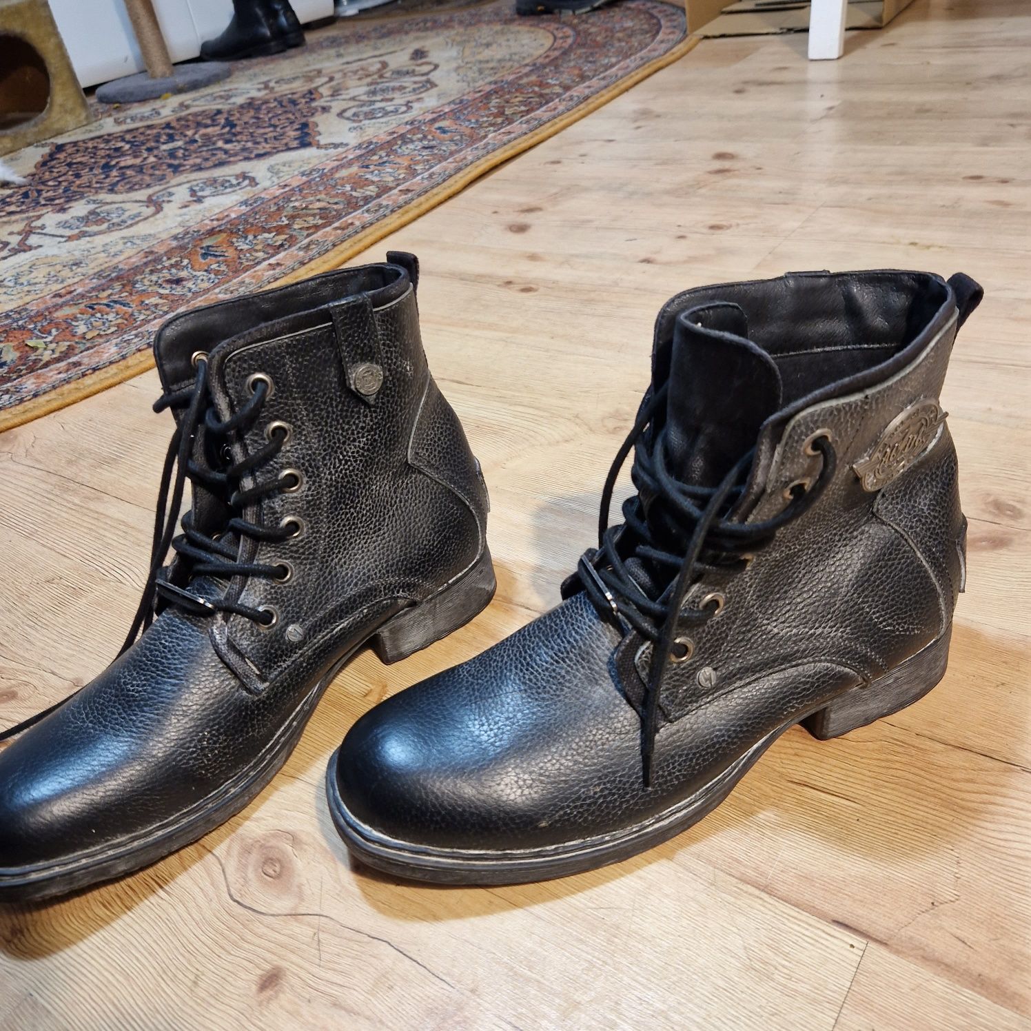 Buty signature collection ac/dc roz 45