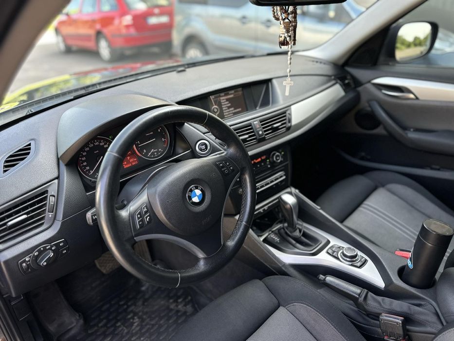 Бмв х1 bmw x1  2011  2.0 дизель автомат