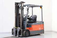 Empilhador eléctrico Toyota 7FBEF18 - 1.800 Kg (2534)