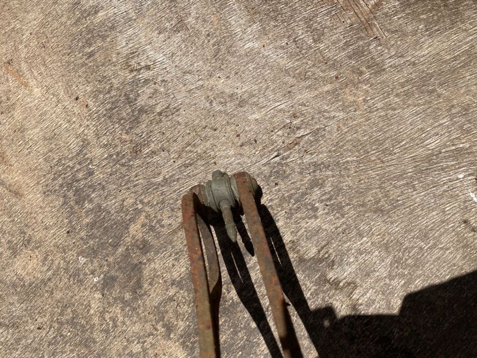 Balança antiga em ferro de pendurar