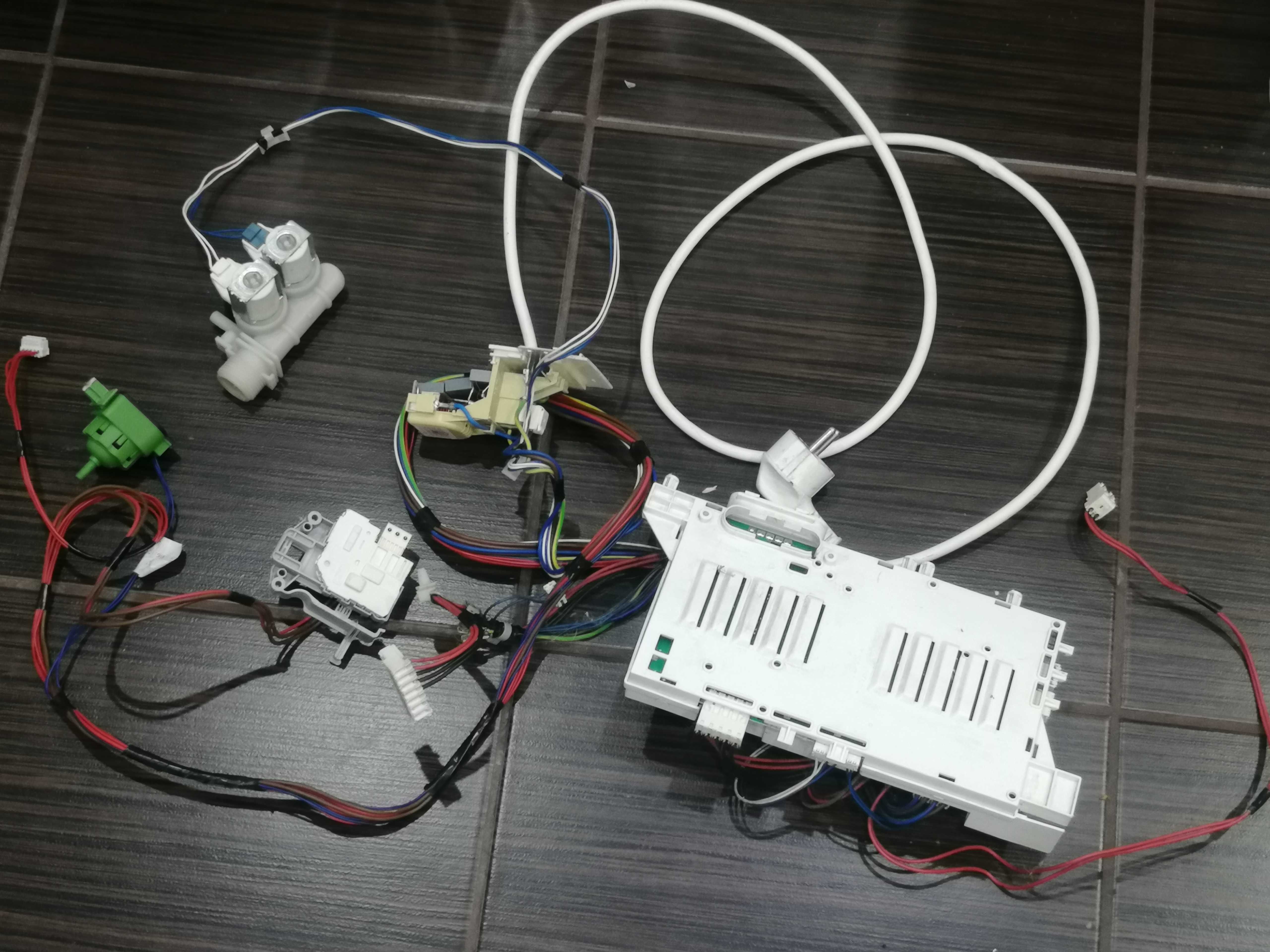 Pralka Hotpoint Ariston WMG722 prawie wszystkie części sterownik inne