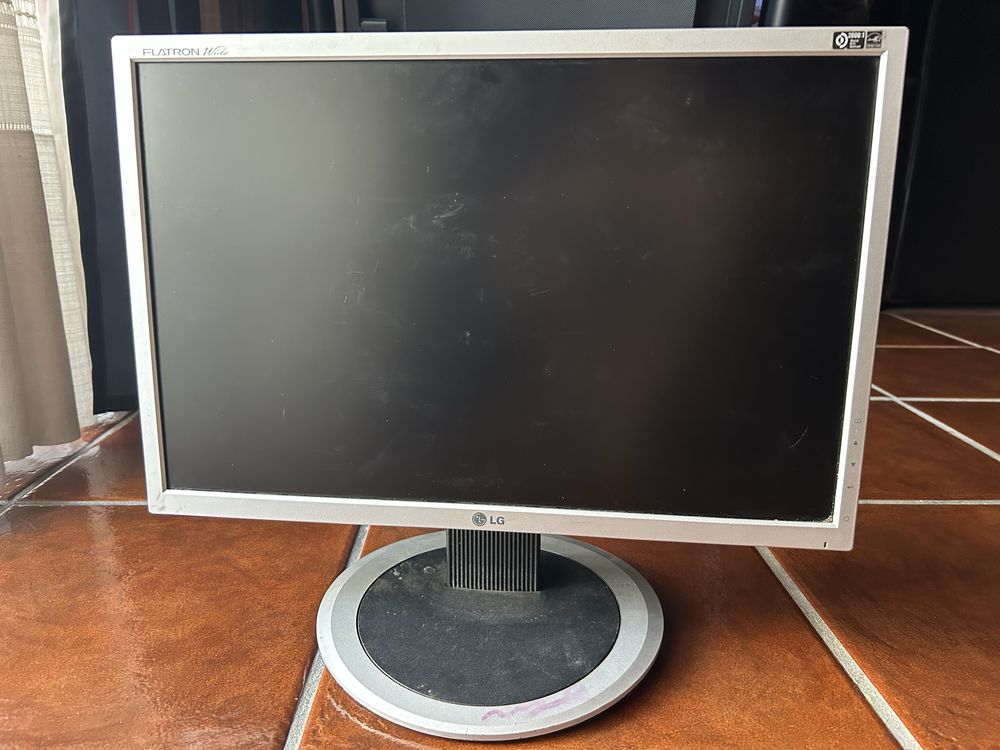 Monitor LG Flatron avariado