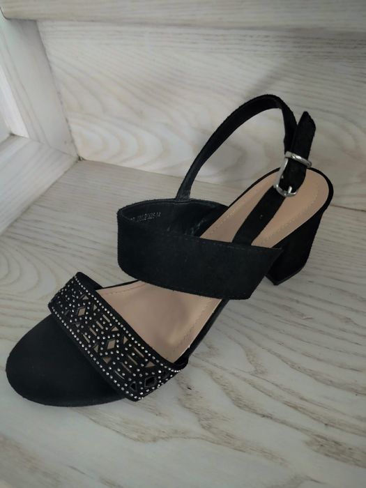 Sandałki rozmiar 38