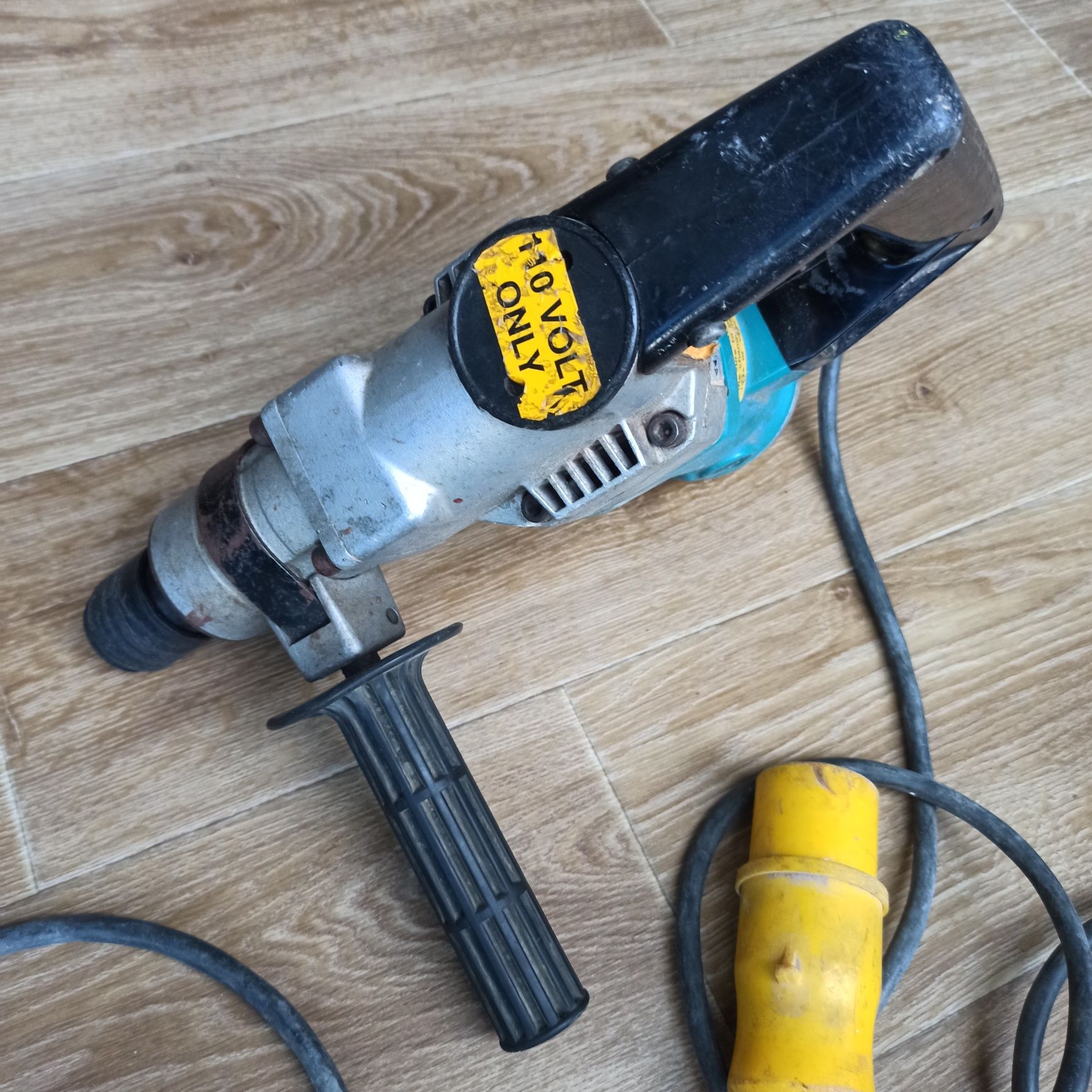 Młotowiertarka MAKITA HR2510 na 110V MADE in JAPAN jest SOLIDNA