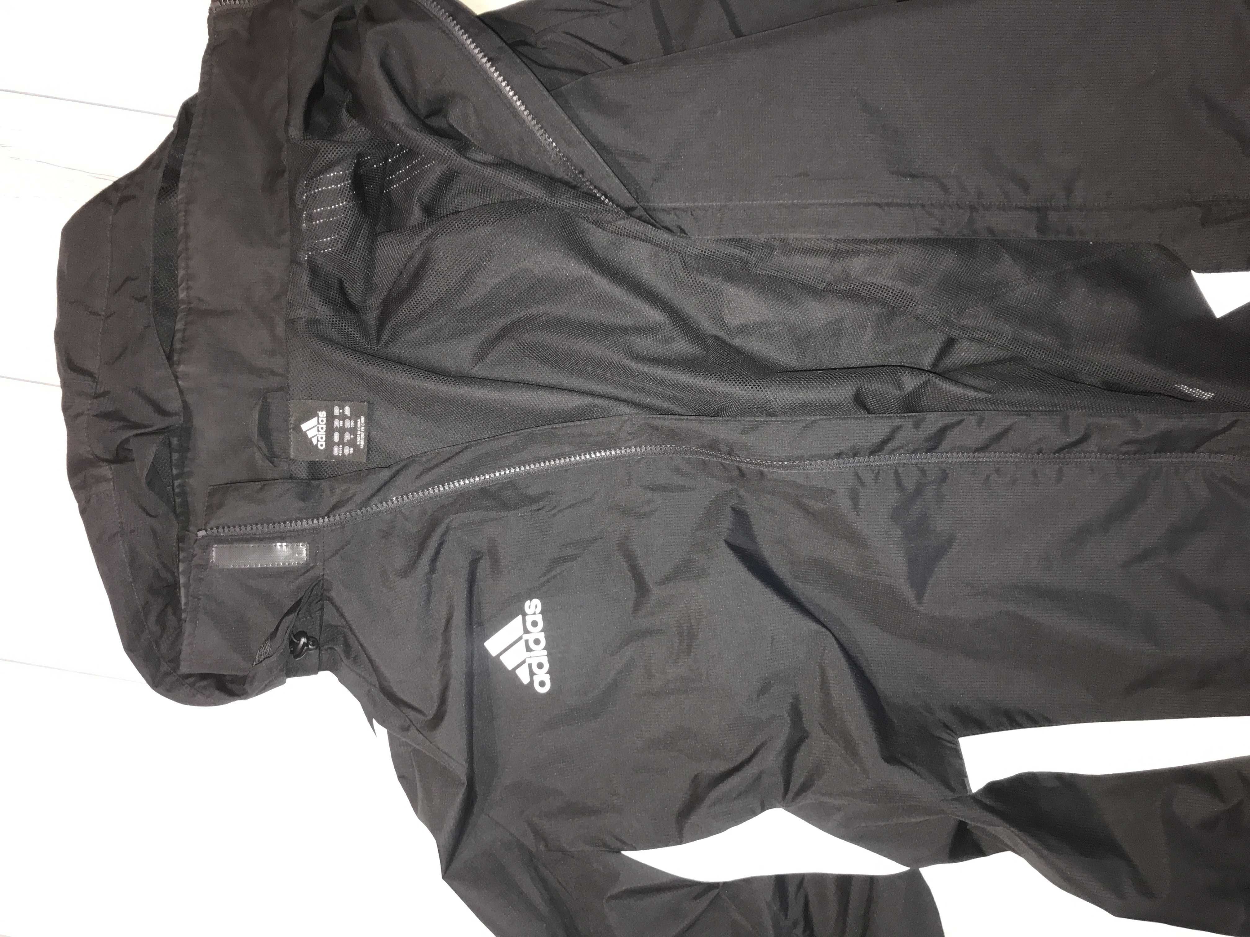 фірмова куртка Adidas