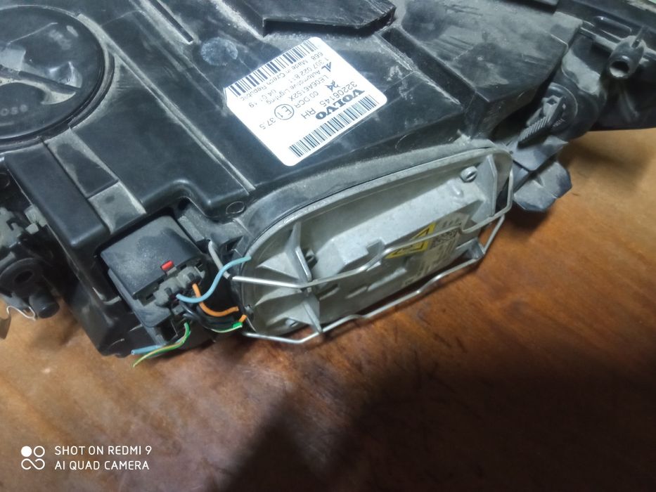 Передня фара ксенон і галоген Вольво в50 Volvo v50