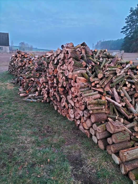 Drewno opałowe pocięte na kawałki