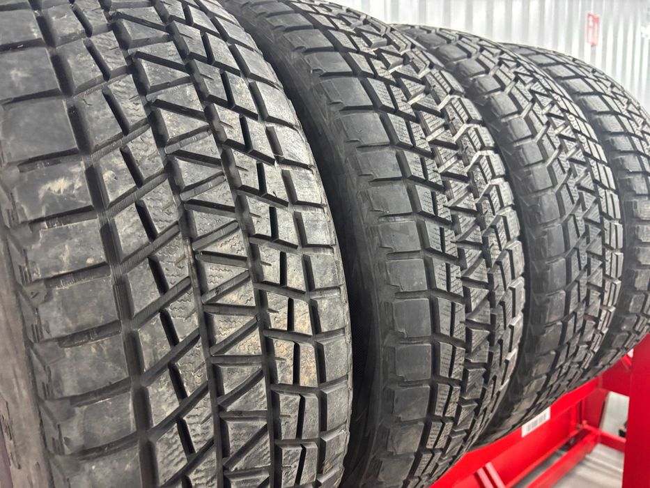 235-60-R18 BRIDGESTONE 4штуки комплект зимней резины GERMANY