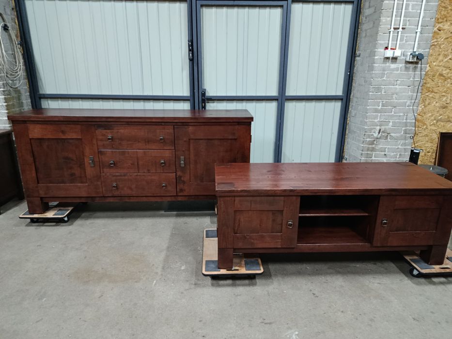 Komoda drewniana kolonialna, lite drewno.  Klasyczns