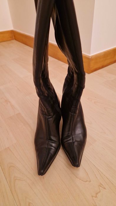 Botas pretas cano alto, tamanho 35