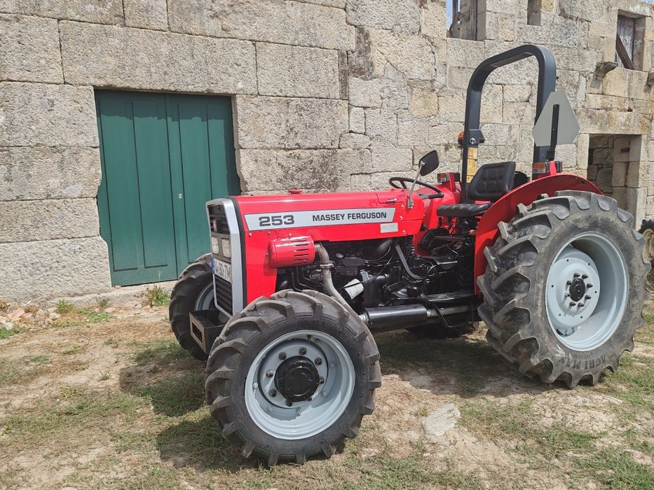 Massey Ferguson 253