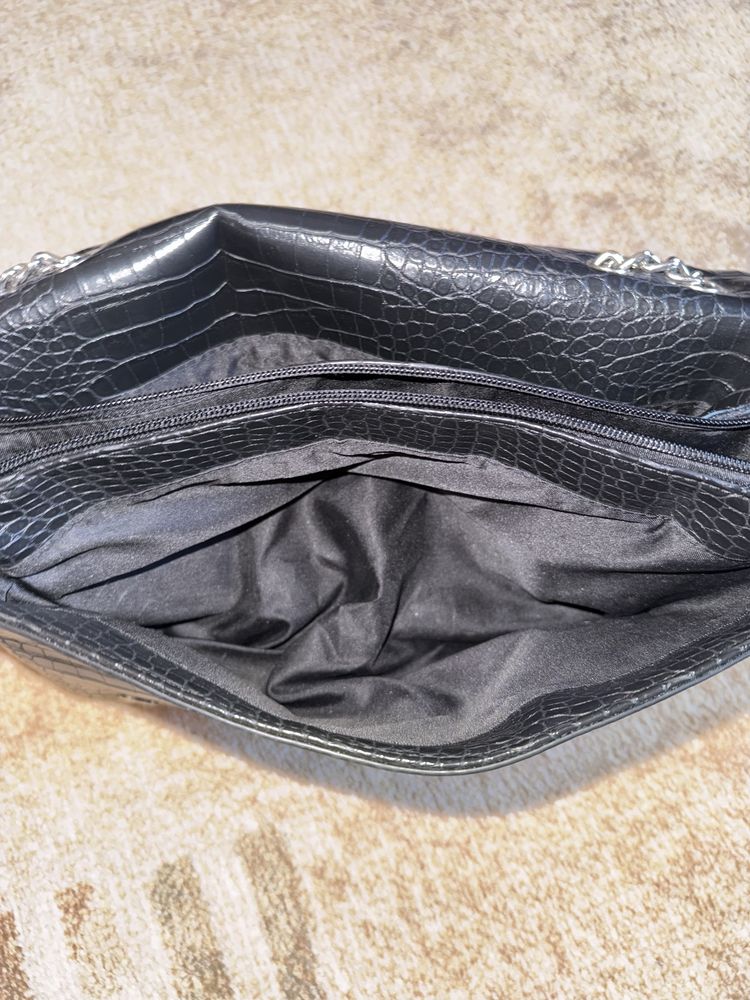 Женская Сумка-клатч Reserved черная змеиная кожа цепочки